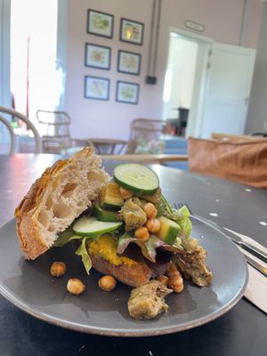 Broodje hummus   at Hofi Cas Cora in Willemstad