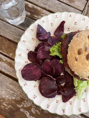 Quinoa burger errrrg goed!  at Hofi Cas Cora in Willemstad