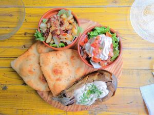 Combo de entrantes at Pura Vida Vegan Bar in Madrid