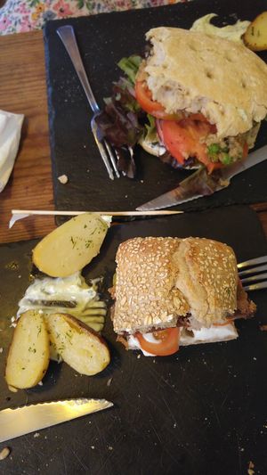 Lunch at Pura Vida Vegan Bar in Madrid