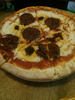 Pizza Alemana at Pura Vida Vegan Bar in Madrid