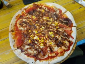 Pizza Barbecoa - deliciosa - sobre 15€ at Pura Vida Vegan Bar in Madrid