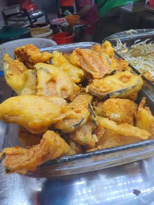 Fried items ~ Circuit Breaker Period Phase 2 at Ren Xiang Vegetarian Food 仁香素食 in East Singapore