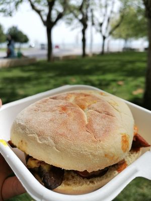 Bifana sublime at 26 Vegan Food Project in Lisbon