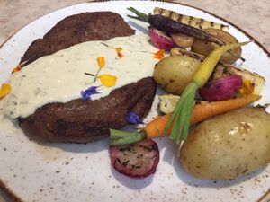 Seitán con salsa de mostaza at 26 Vegan Food Project in Lisbon