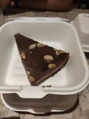 Peanut butter and chocolate pie at 26 Vegan Food Project in Lisbon