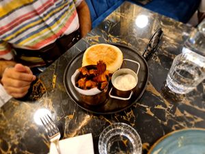 The chips and sauce. at 26 Vegan Food Project in Lisbon