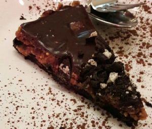 amazing oreo, chocolate and peanut butter cake at 26 Vegan Food Project in Lisbon