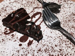 oreo peanut butter cake at 26 Vegan Food Project in Lisbon