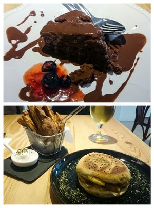 Seitan burger & chocolate cake at 26 Vegan Food Project in Lisbon