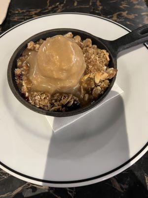 Crumble  at 26 Vegan Food Project in Lisbon