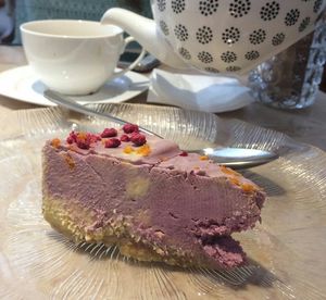 raspberry orange raw cake at 26 Vegan Food Project in Lisbon