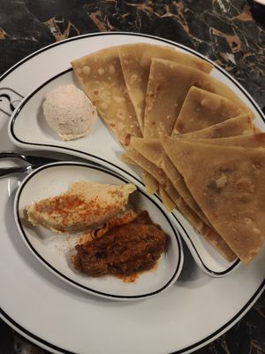 Chapati starter at 26 Vegan Food Project in Lisbon