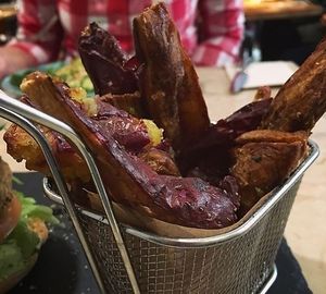 Sweet Potato Fries With Homemade Mayonnaise at 26 Vegan Food Project in Lisbon