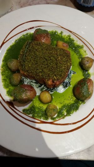 tofu com crosta de broa em espinafres com castanhas at 26 Vegan Food Project in Lisbon