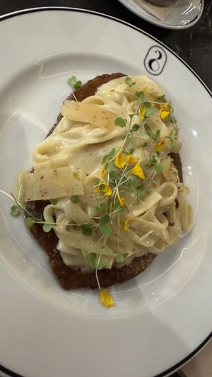 Bistecca di seitan con tagliatelle   at 26 Vegan Food Project in Lisbon