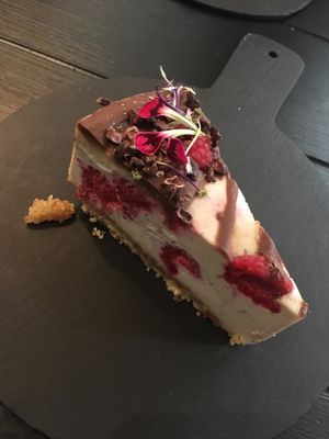 Raw cake of the day: chocolate & raspberry at 26 Vegan Food Project in Lisbon