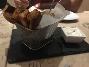 Batatas com veganaise  at 26 Vegan Food Project in Lisbon