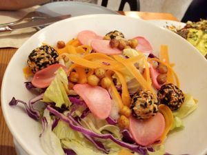 Miss Lu salad at 26 Vegan Food Project in Lisbon