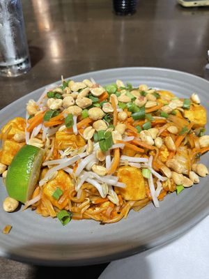 Pad thai w tofu, no egg  at DFW - Ling & Louie's - TA in Grapevine