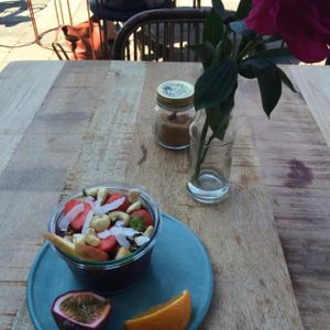 acai bowl with plenty of fresh seasonal fruit at The Meets - Cornelis in Amsterdam