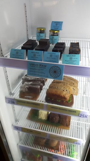 Raw treats at The Cashew Tree in Pecatu