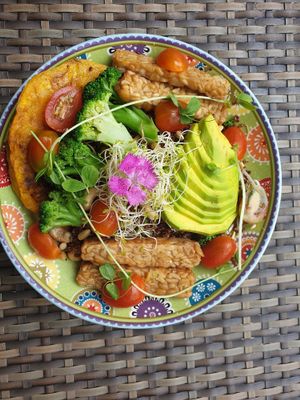 Salad (vegan) at The Cashew Tree in Pecatu