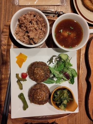 Set meal with vegan hamburger at Kissa Saeki in Hiroshima