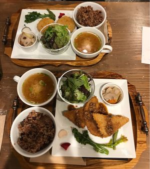 Great set plates at Kissa Saeki in Hiroshima