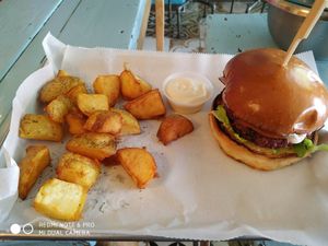 מנה מצויינת ,בדיוק בכמות הרצויה at Rainbow - Ibn Gvirol in Tel Aviv