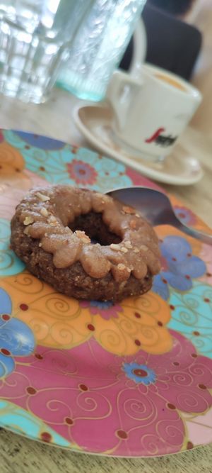 Raw donuts at Sweet Rawmance in Paris