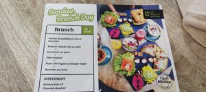 Sunday brunch at Sweet Rawmance in Paris