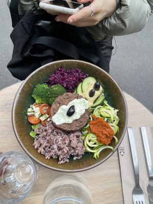 Veggie bowl  at Sweet Rawmance in Paris
