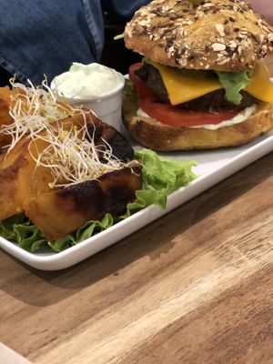 Burger  at Sweet Rawmance in Paris