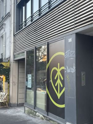 Outside   at Sweet Rawmance in Paris