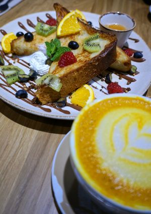 Pain perdu (breakfast menu) at Sweet Rawmance in Paris