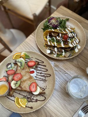 Table #Veganuary at Sweet Rawmance in Paris