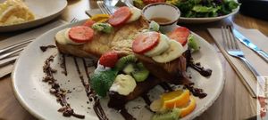 Brunch : Lost bread at Sweet Rawmance in Paris