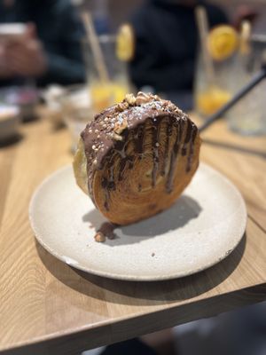 Newyork roll #Veganuary at Sweet Rawmance in Paris