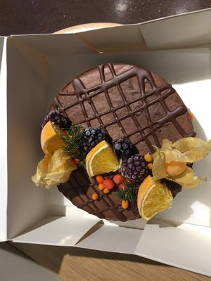 Double chocolate birthday cake #Veganuary at Sweet Rawmance in Paris