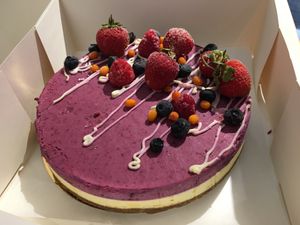Birthday cake #Veganuary at Sweet Rawmance in Paris