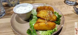 Supplement de potatoes at Sweet Rawmance in Paris