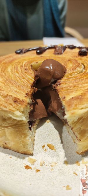 Inside Vegan New york Rolls at Sweet Rawmance in Paris