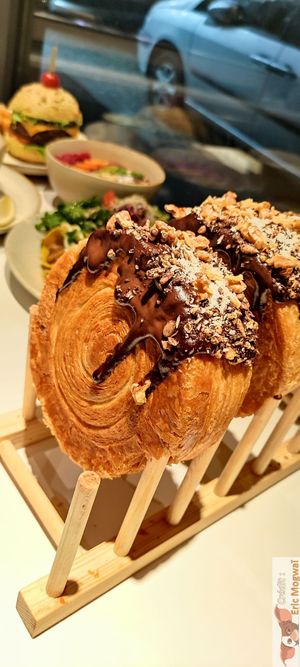 Vegan New york Rolls only on Sweet Rawmance ! at Sweet Rawmance in Paris