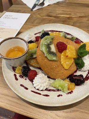 Fluffy pancakes  at Sweet Rawmance in Paris