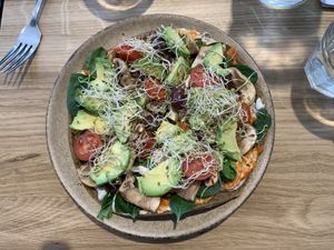 Raw Pizza  at Sweet Rawmance in Paris