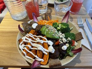 Budda Bowl  at Sweet Rawmance in Paris