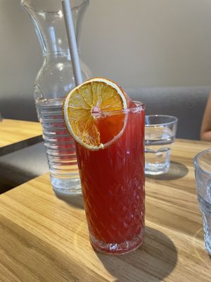 Berries Lemonade   at Sweet Rawmance in Paris