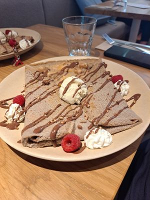  at Sweet Rawmance in Paris