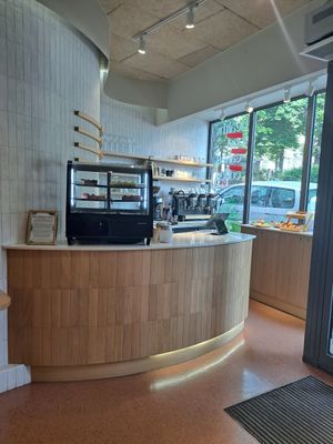  at Sweet Rawmance in Paris